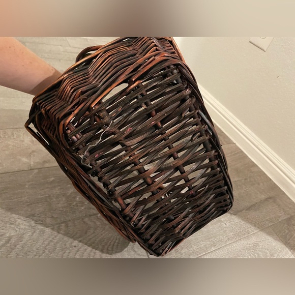 Wicker basket/ Easter Basket/ storage basket - Picture 6 of 6